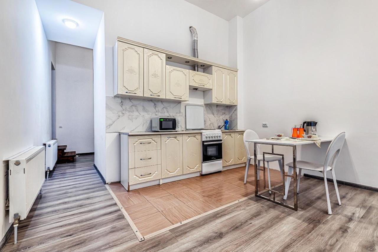 Ferienwohnung Уютная Квартира С Террасой В Сердце Столицы Taldykol Exterior foto