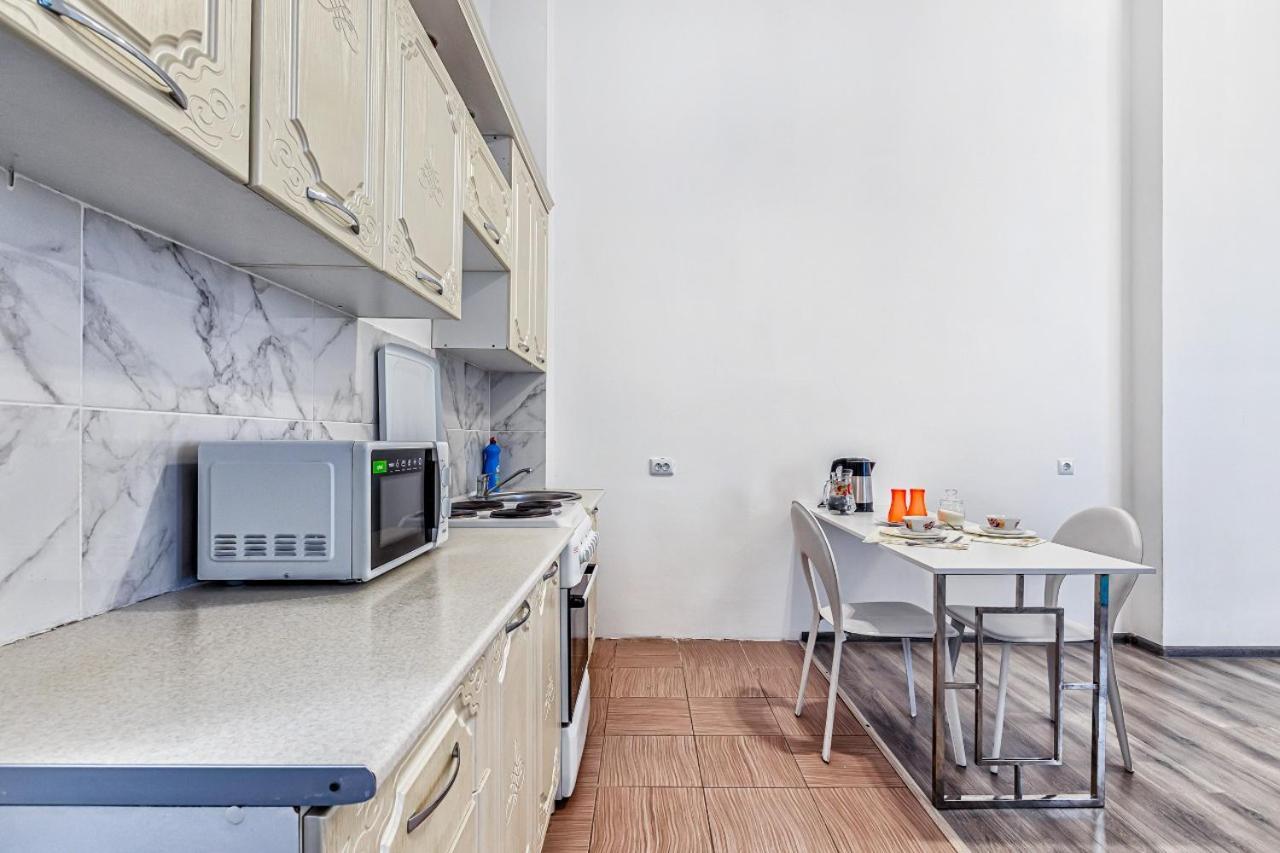 Ferienwohnung Уютная Квартира С Террасой В Сердце Столицы Taldykol Exterior foto
